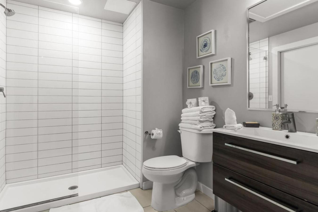 Modern 2 Bed Getaway Steps From Tropicana Field St. Petersburg Esterno foto
