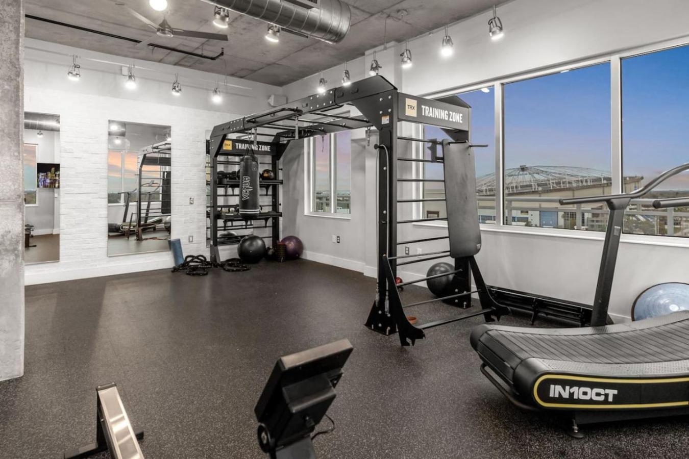 Modern 2 Bed Getaway Steps From Tropicana Field St. Petersburg Esterno foto