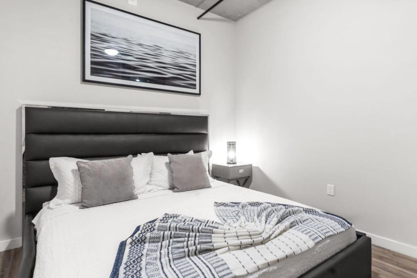 Modern 2 Bed Getaway Steps From Tropicana Field St. Petersburg Esterno foto
