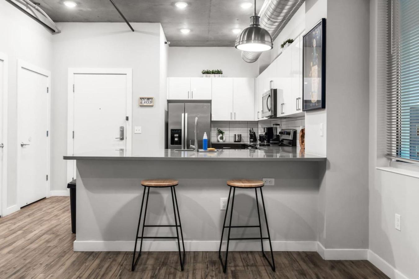 Modern 2 Bed Getaway Steps From Tropicana Field St. Petersburg Esterno foto
